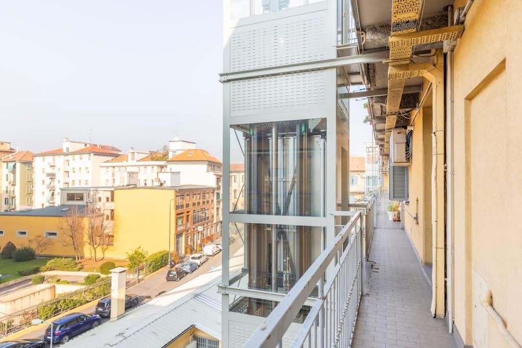 Modern Apartment In Milano Centrale Next To Metro M5 - Sarca 73 Luaran gambar